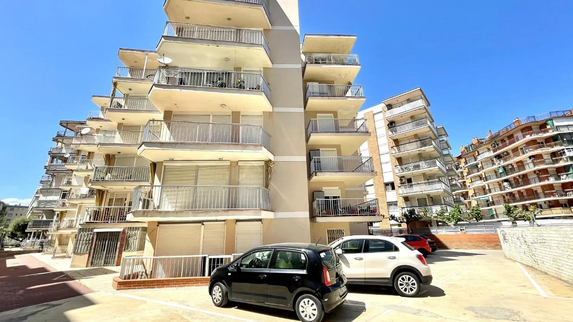 Apartbeach Nuevo Altamira Front Beach La Pineda Spain